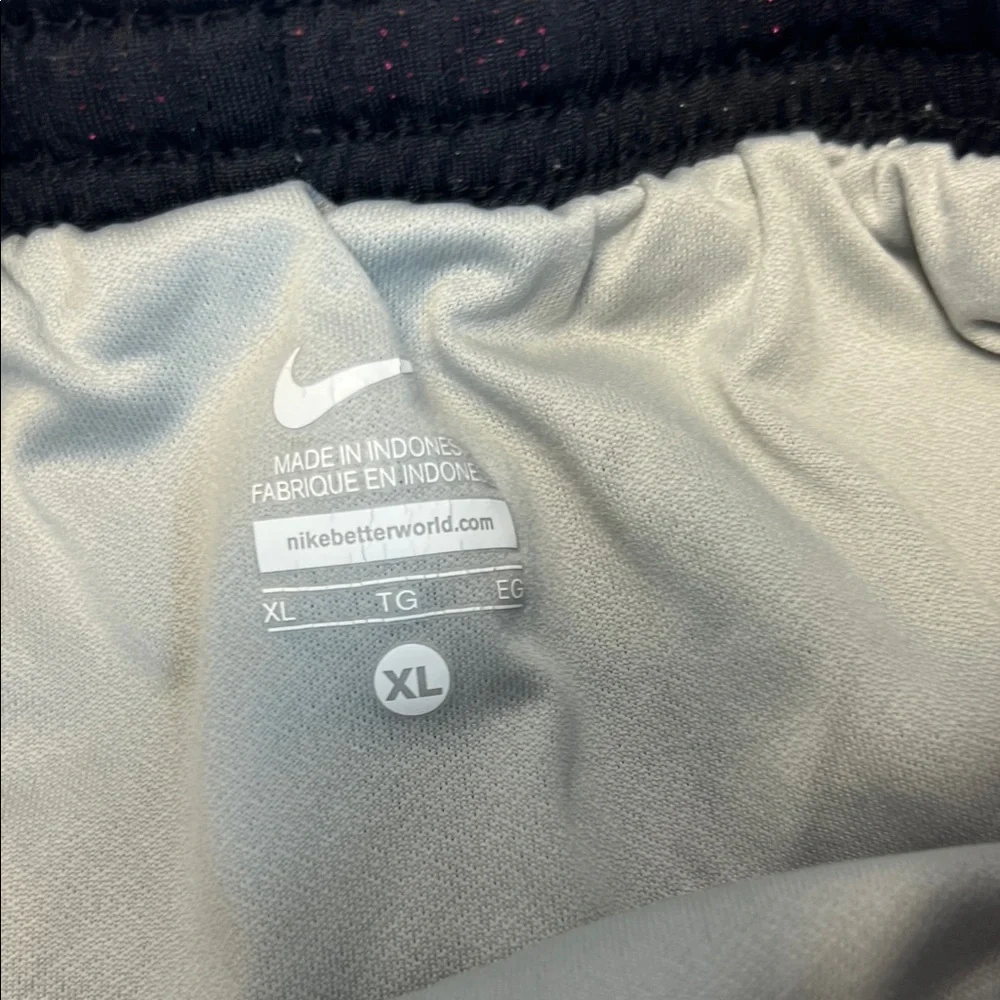 Girl's Nike athletic shorts‎
